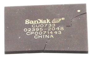 nand-flash-memory-chip-aus-sandisk-memorystick-datenwiederherstellung-RecoveryLab